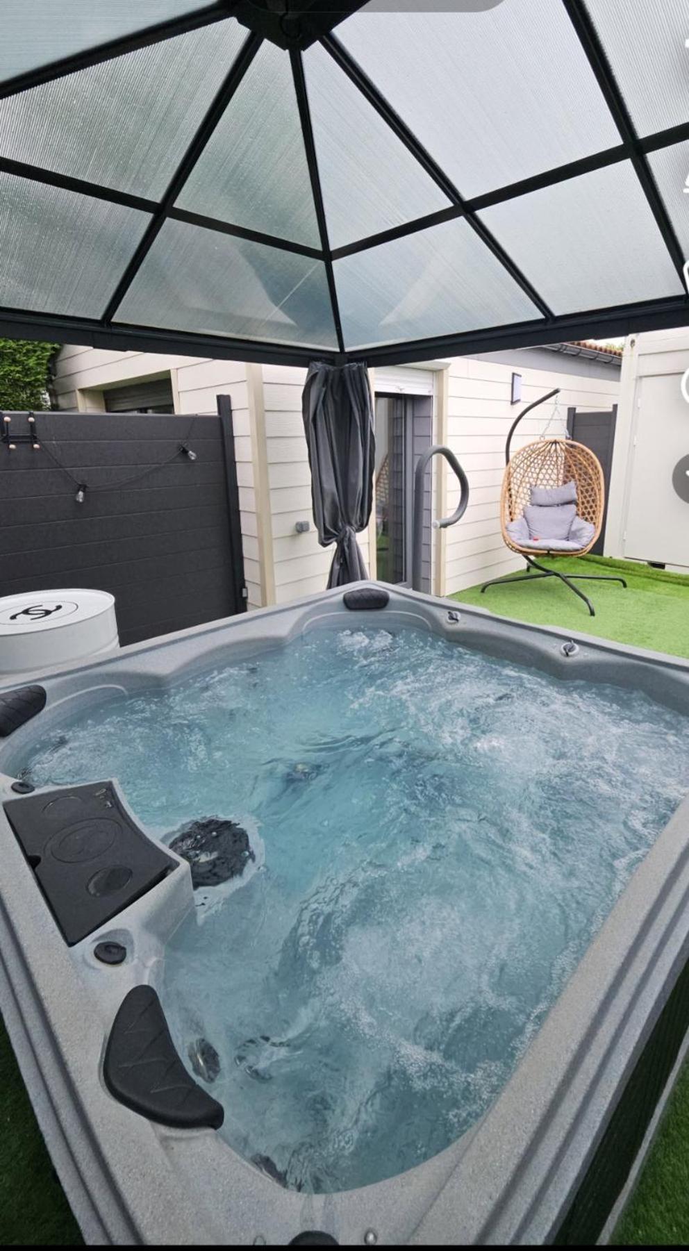 Hebergement Privee Jaccuzzi En Supplement Saint-Clair-du-Rhone Екстер'єр фото